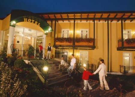 Gasthof Hotel Zum Weinberg Kohfidisch Exterior foto